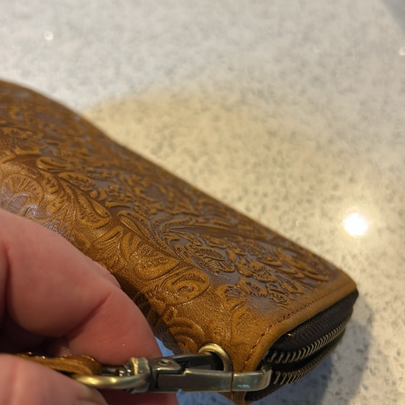 Brown and tan zipper wrist wallet. - Picture 5 of 7